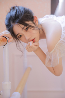 宝宝腿再趴开一点就不疼了